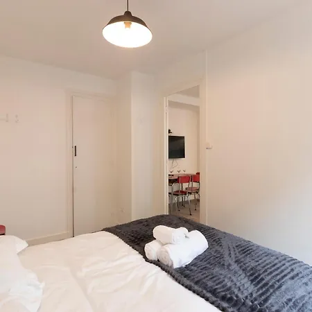 Apartment & Le Carrefour Lyonnais - Metro 5 Min *